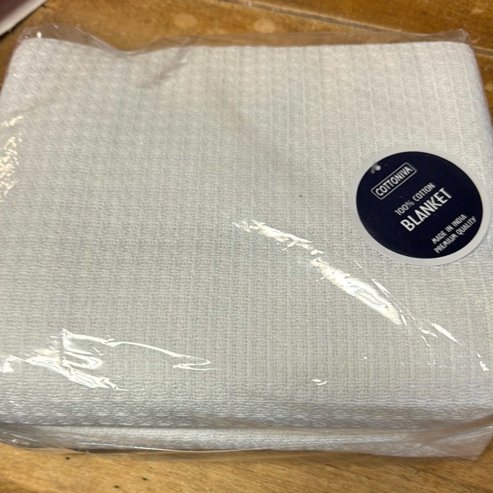 100% Cotton Waffle Blanket Queen in White New